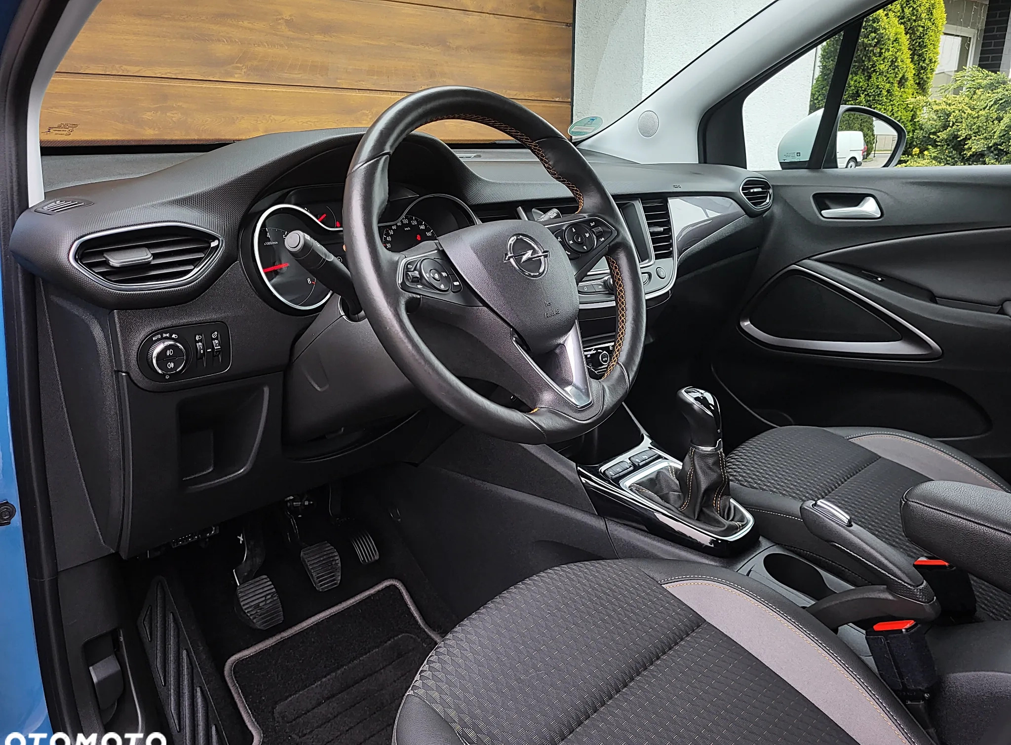 Opel Crossland X cena 59900 przebieg: 72000, rok produkcji 2018 z Rydułtowy małe 301